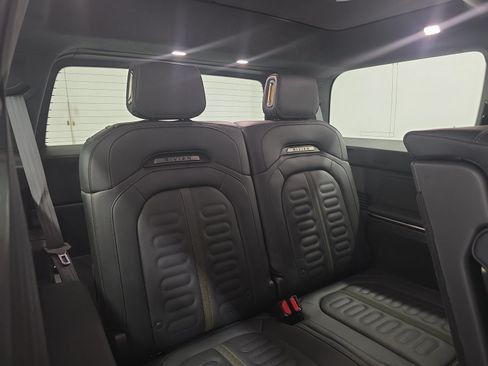 Used 2024 Rivian R1S Adventure AWD/4WD image 25
