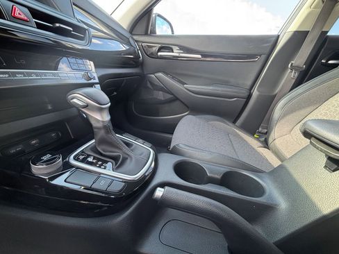 Used 2025 Kia Seltos S image 40