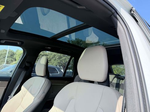 Certified 2026 Volvo XC90 B6 Plus AWD/4WD image 11