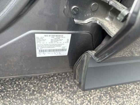 Used 2024 Ford Edge SEL image 24