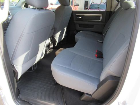 Used 2019 RAM 1500 Classic SLT AWD/4WD image 33