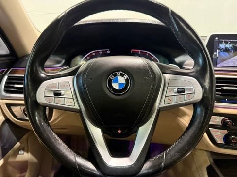Used 2020 BMW 750i xDrive w/ Executive Package image 11