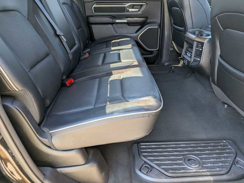 Used 2022 RAM 1500 Laramie AWD/4WD image 18