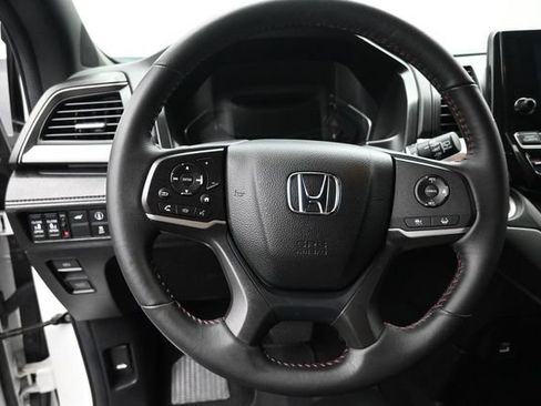 Used 2024 Honda Odyssey Sport image 2