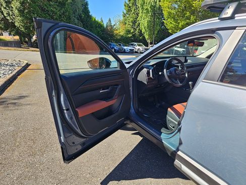 Used 2023 MAZDA CX-50 Meridian Edition w/ Apex Package AWD/4WD image 23