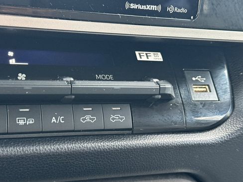 Used 2022 Toyota Tundra SR5 image 28