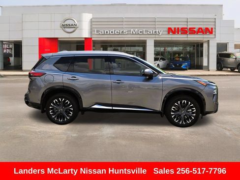 Used 2025 Nissan Rogue Platinum w/ Tech Package FWD image 2