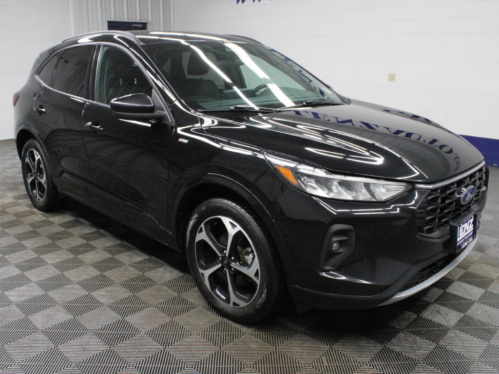 Used 2024 Ford Escape ST-Line Select w/ Tech Pack #1 AWD/4WD image 3