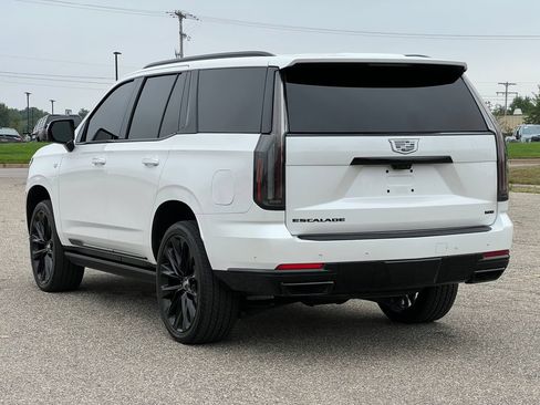 Used 2025 Cadillac Escalade Sport Platinum w/ LPO, ONYX Package AWD/4WD image 11