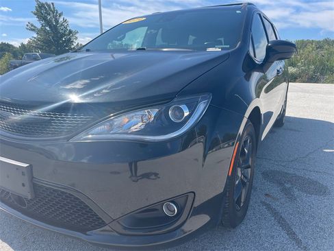 Used 2019 Chrysler Pacifica Touring-L Plus image 60