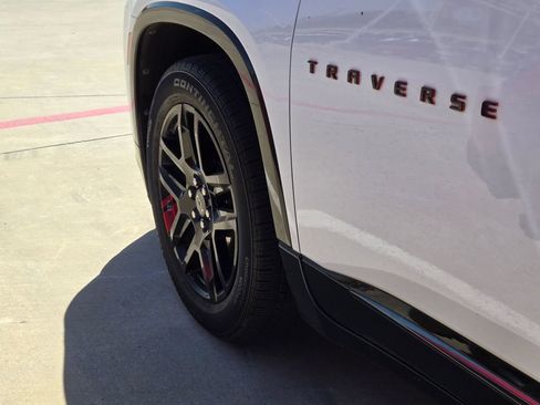 Used 2023 Chevrolet Traverse Premier w/ Redline Edition FWD image 17