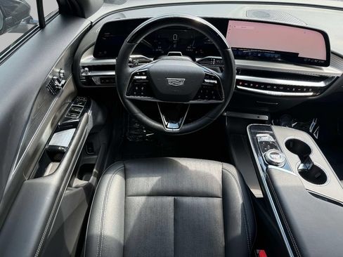 Used 2024 Cadillac Lyriq Luxury AWD/4WD image 4