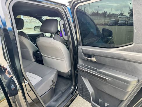 Used 2025 Toyota Tacoma TRD Sport image 44
