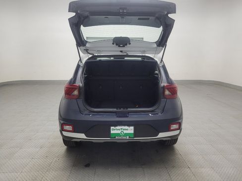 Used 2025 Hyundai Venue Limited image 29