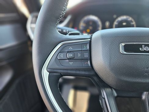 New 2025 Jeep Grand Cherokee L Altitude image 26