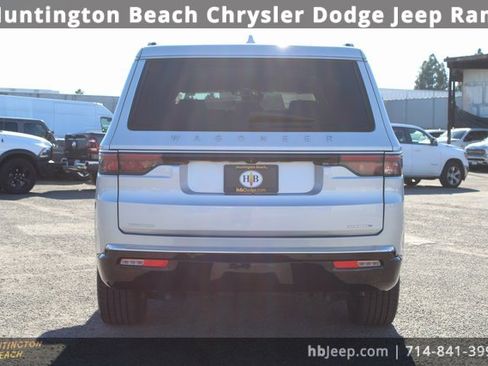 Used 2022 Jeep Wagoneer Series III image 4