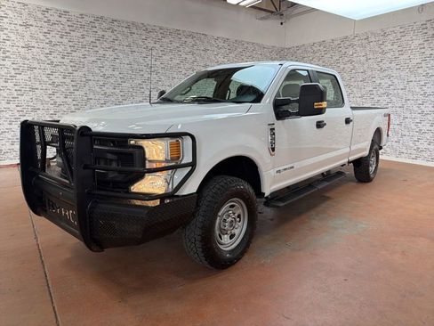 Used 2022 Ford F250 XL w/ Power Equipment Group image 3