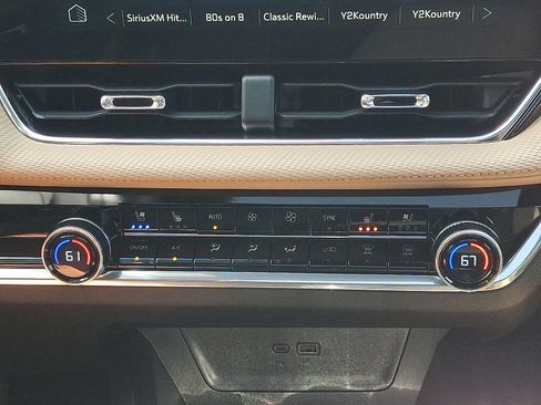 Used 2025 Chevrolet Equinox ACTIV w/ Safety and Technology Package AWD/4WD image 16