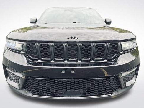 Used 2022 Jeep Grand Cherokee Altitude image 2