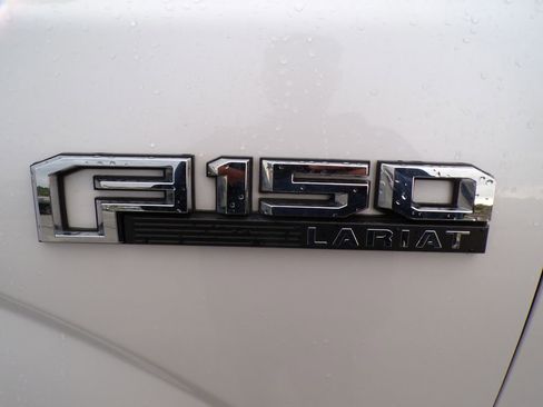 Used 2019 Ford F150 Lariat w/ Equipment Group 502A Luxury AWD/4WD image 20