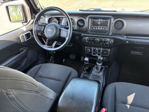 Used 2018 Jeep Wrangler Unlimited Sport S AWD/4WD image 12