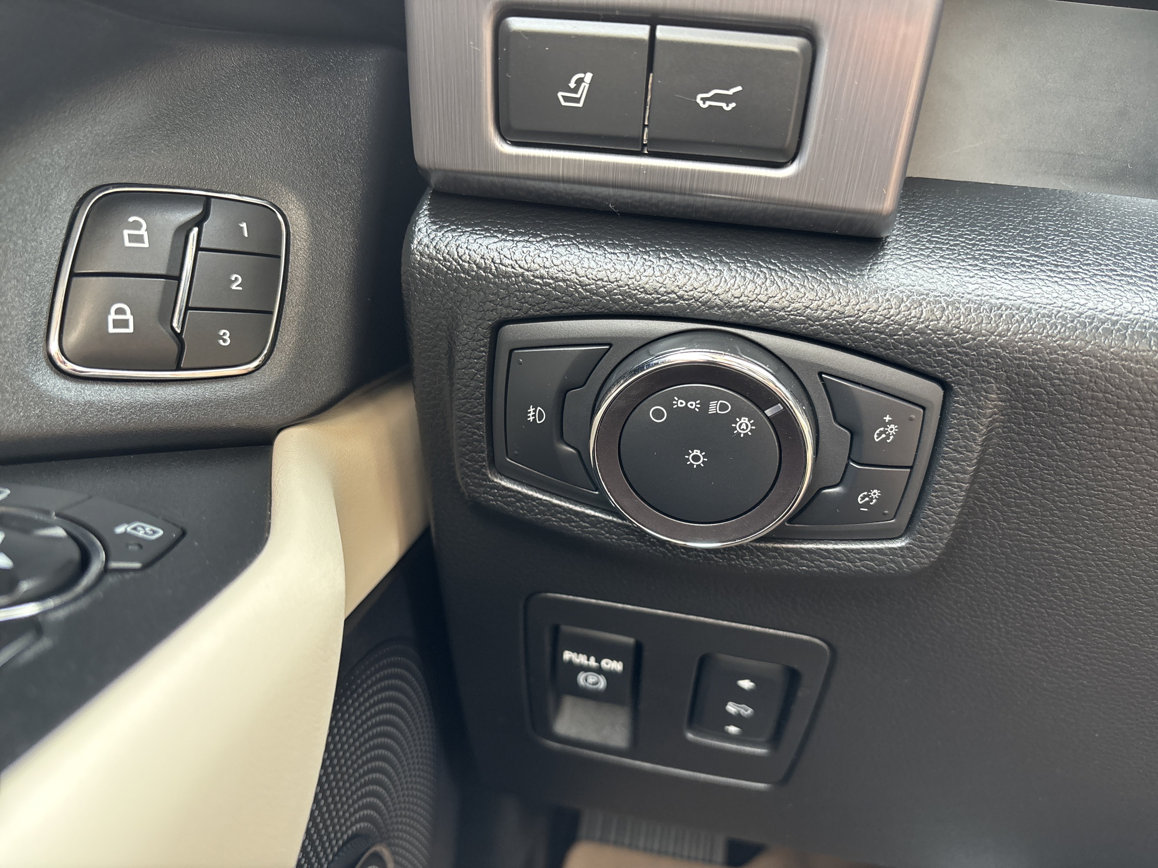 Used 2020 Ford Expedition Max Platinum AWD/4WD image 18