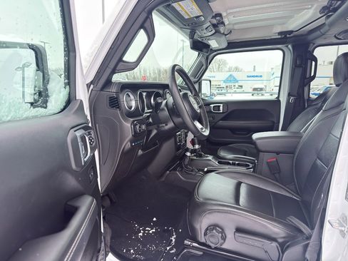Used 2022 Jeep Wrangler Unlimited Sahara w/ Cold Weather Group image 11