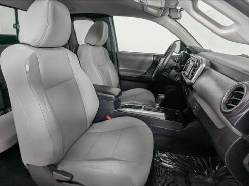 Used 2017 Toyota Tacoma SR5 RWD image 22