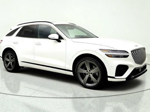 Used 2023 Genesis GV70 2.5T w/ Sport Prestige Package AWD/4WD image 3
