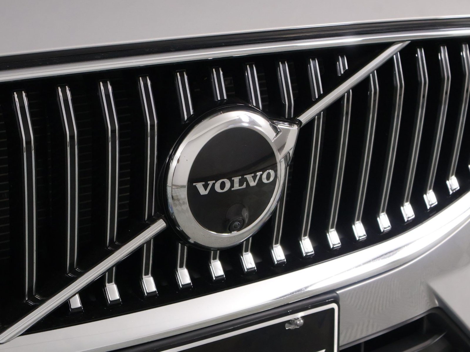 Certified 2023 Volvo XC60 T8 Plus AWD/4WD image 27