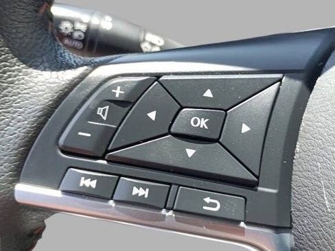 Used 2024 Nissan Kicks SR image 38