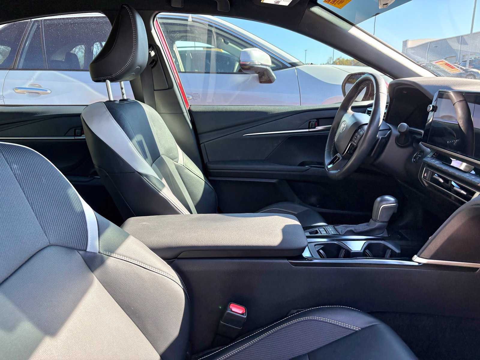 Used 2025 Toyota Camry SE w/ Multimedia Upgrade Package FWD image 9