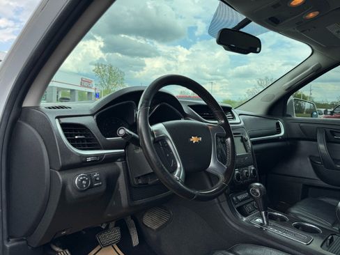 Used 2017 Chevrolet Traverse LT AWD/4WD image 14