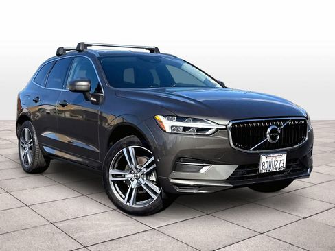 Used 2018 Volvo XC60 T5 Momentum w/ Convenience Package AWD/4WD image 2