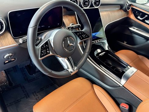 Used 2026 Mercedes-Benz GLC 300 4MATIC image 9