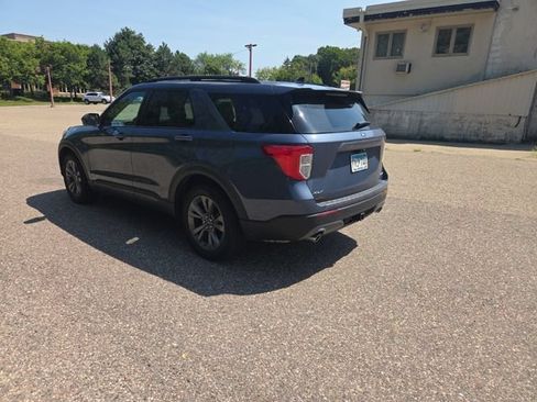 Used 2021 Ford Explorer XLT w/ Equipment Group 202A AWD/4WD image 12