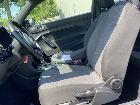 Used 2019 Volkswagen Beetle 2.0T S FWD image 11