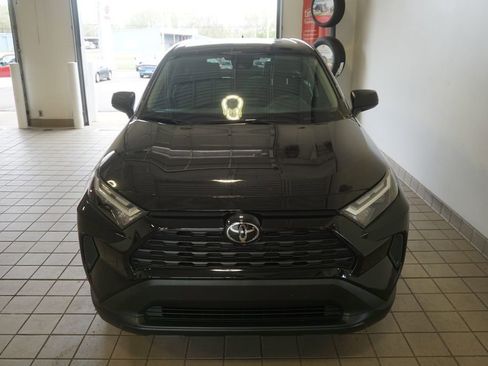 Used 2023 Toyota RAV4 LE AWD/4WD image 6