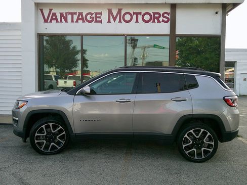 Used 2019 Jeep Compass Latitude w/ Popular Equipment Group AWD/4WD image 8