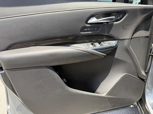 Used 2023 Cadillac XT4 Sport FWD image 12