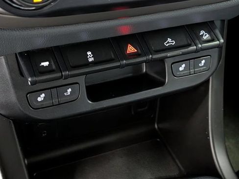 Used 2015 Chevrolet Colorado Z71 AWD/4WD image 23