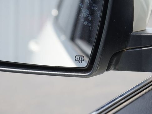 Used 2019 Jeep Cherokee Overland w/ Technology Group AWD/4WD image 37