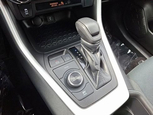 Certified 2022 Toyota RAV4 LE image 14