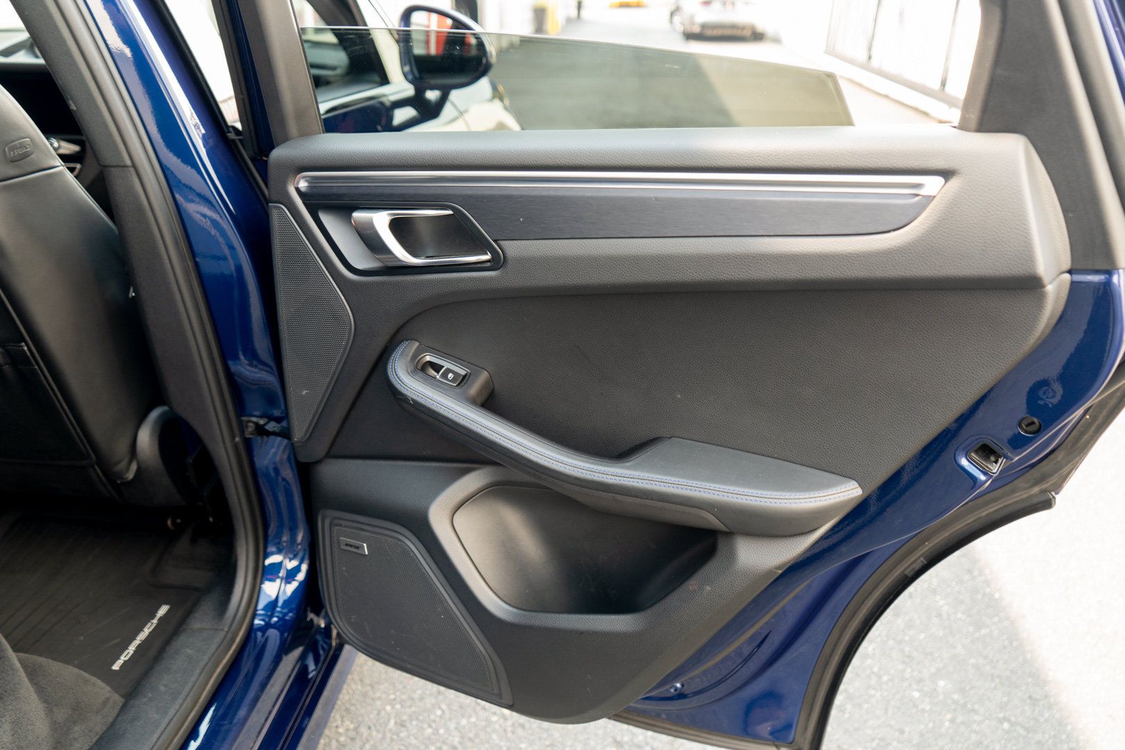 Used 2022 Porsche Macan GTS AWD/4WD image 39