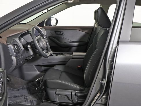 Used 2023 Nissan Rogue S image 21