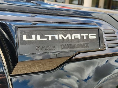 Used 2024 GMC Sierra 2500 Denali Ultimate AWD/4WD image 9