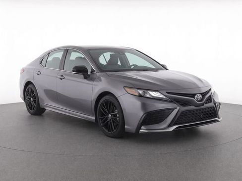 Used 2024 Toyota Camry XSE FWD image 2