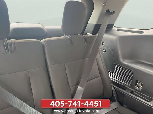Used 2022 Ford Explorer XLT AWD/4WD image 25