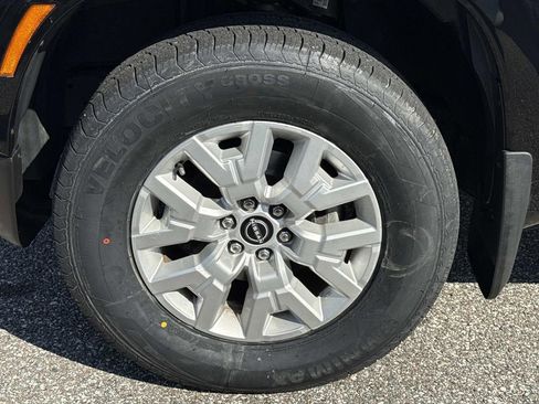 Used 2022 Nissan Frontier SV image 11