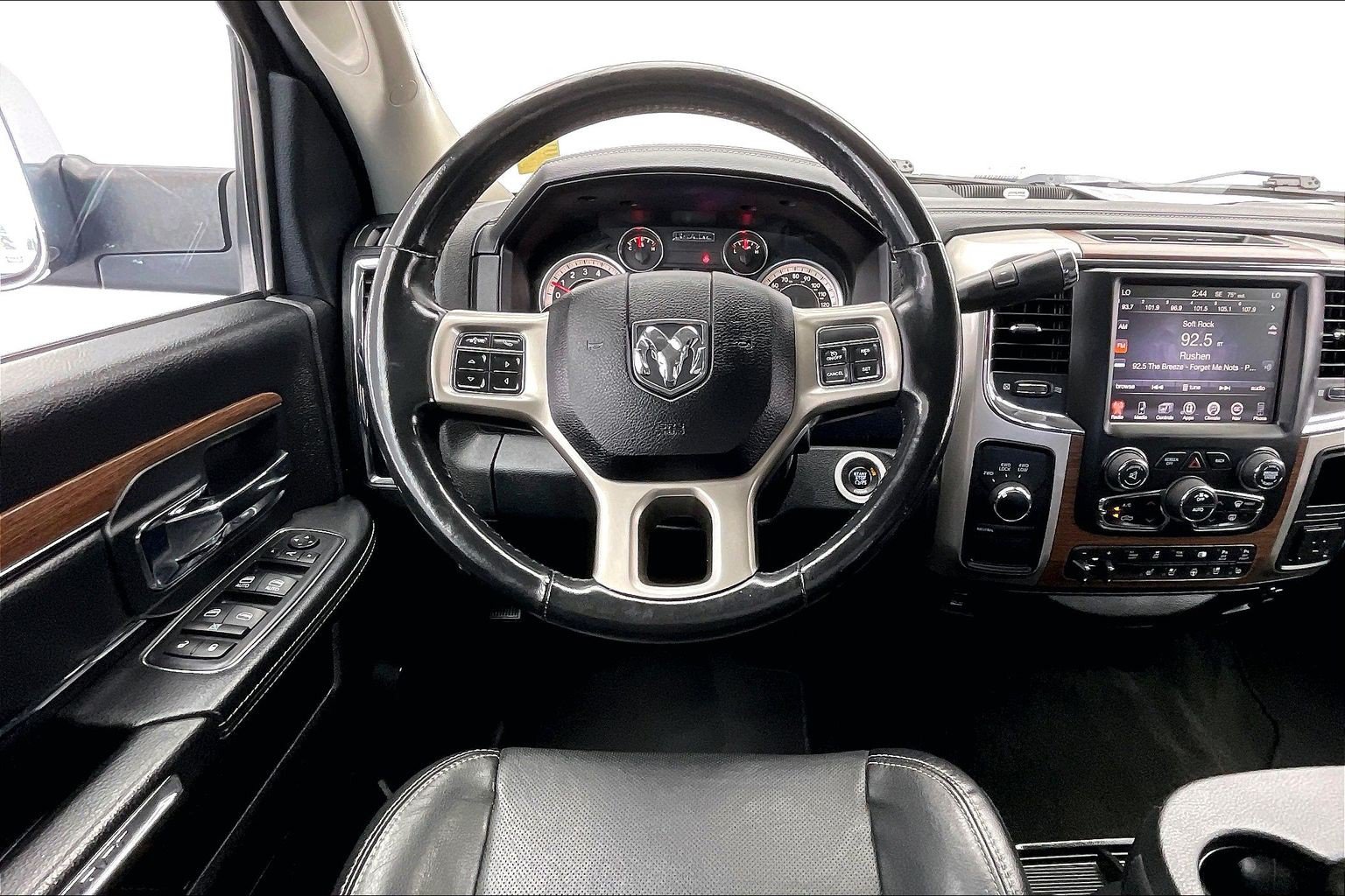 Used 2016 RAM 2500 Laramie AWD/4WD image 4